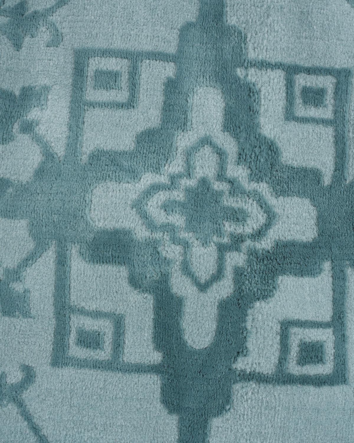 Aura Carpet | Traditional Floral Light Blue