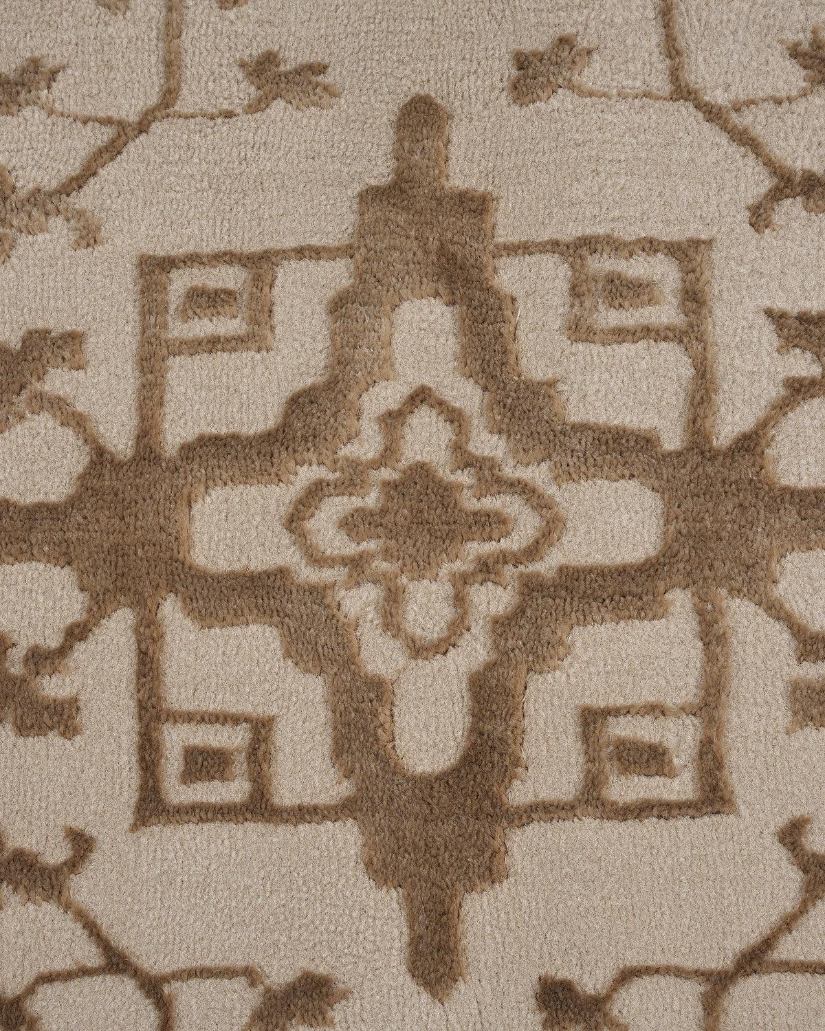 Aura Carpet | Traditional Floral Light Gold