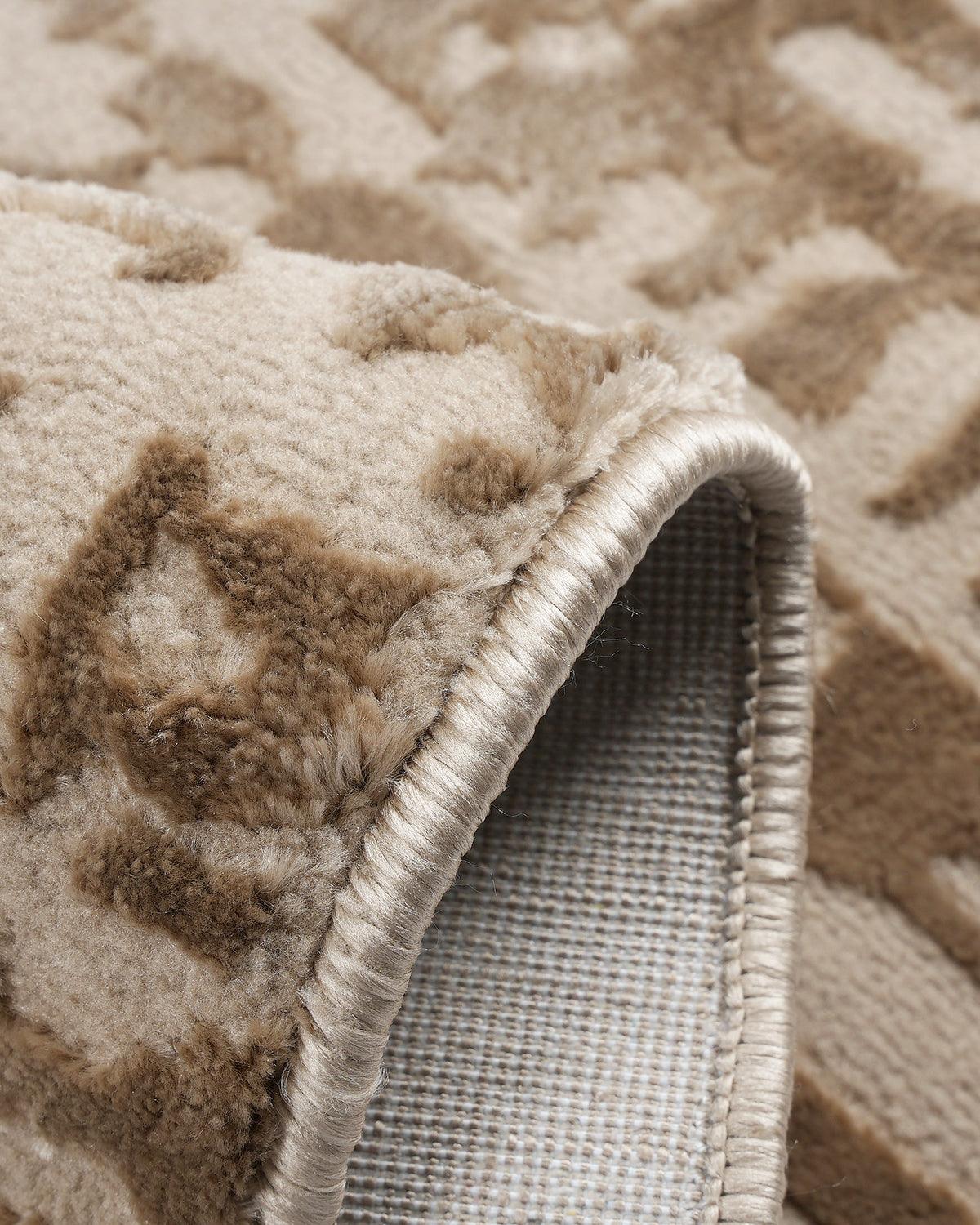 Aura Carpet | Grid Abstract Light Gold