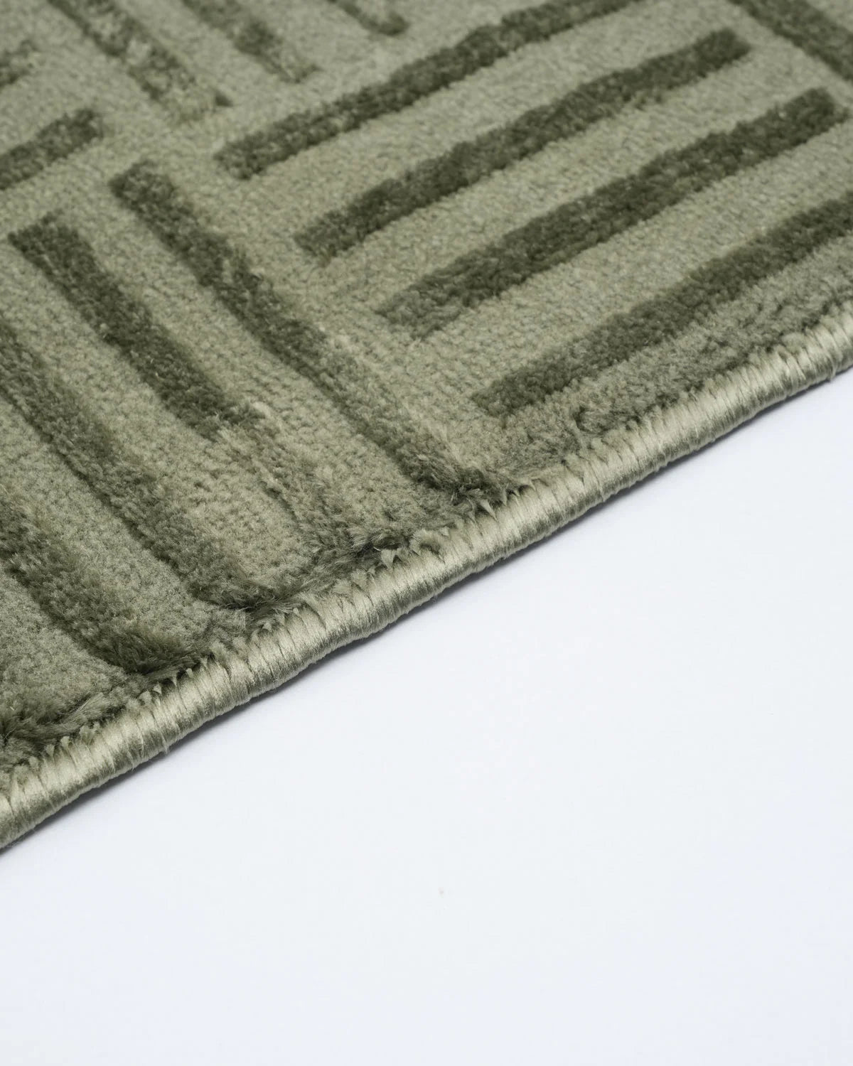 Aura Checkered Green Carpet