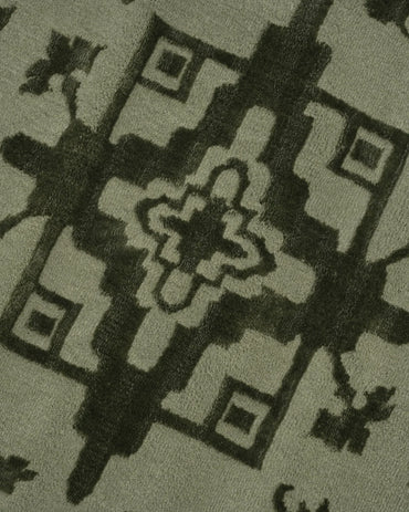 Aura Carpet | Green Traditional