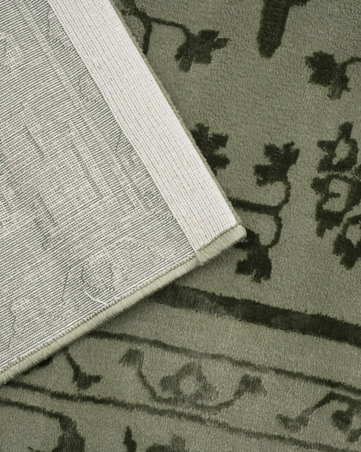 Aura Carpet | Green Traditional