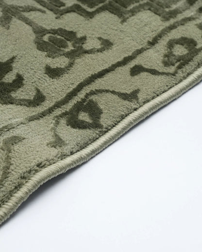 Aura Carpet | Green Traditional