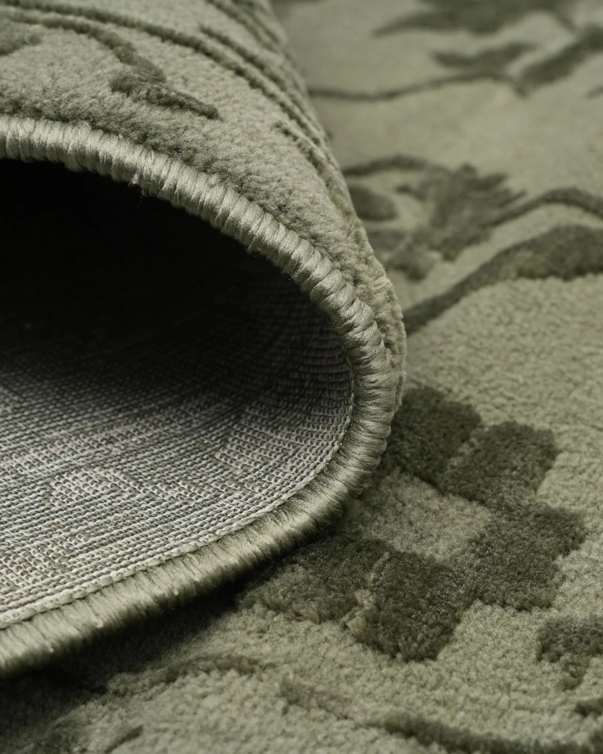 Aura Carpet | Green Traditional