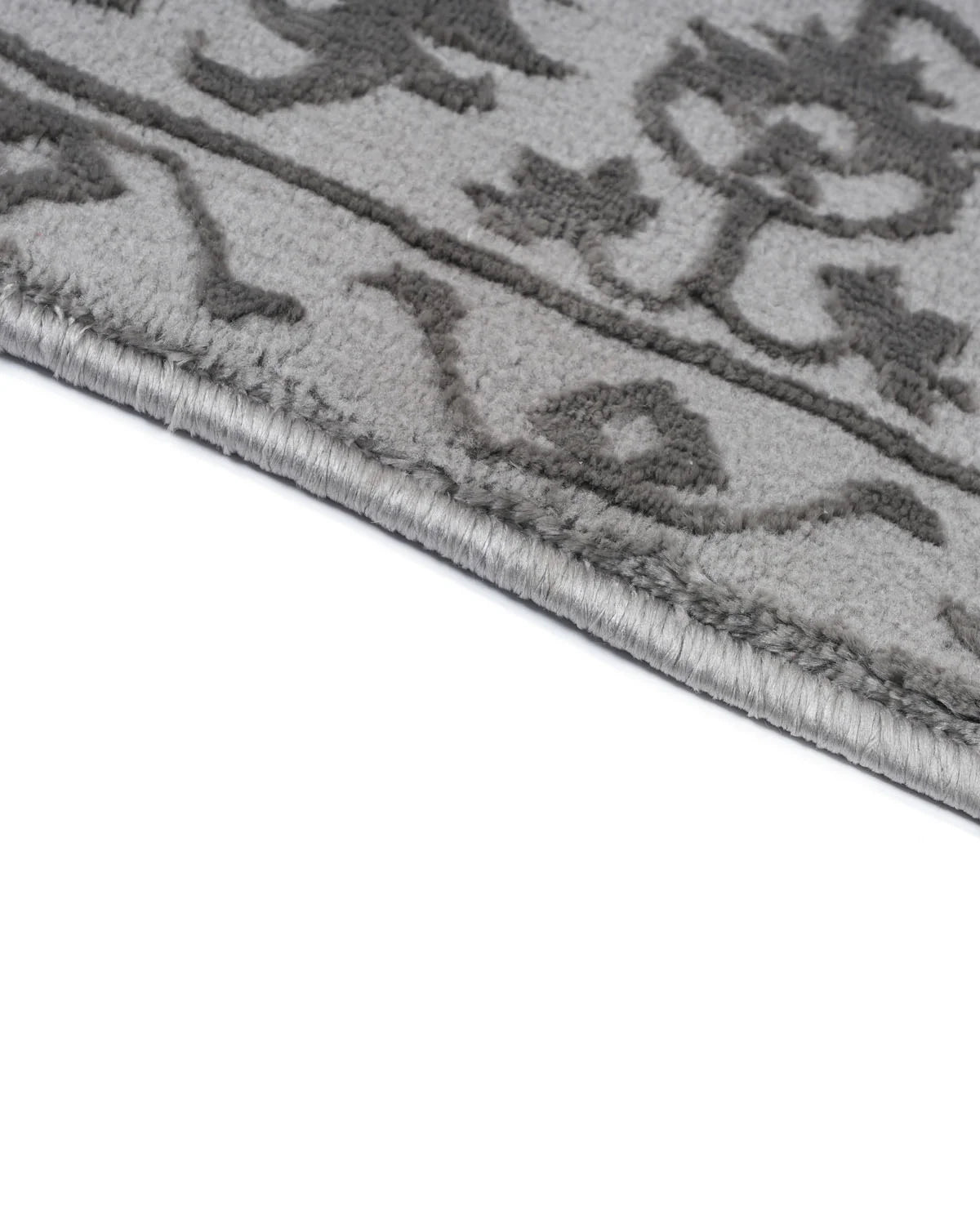 Aura Carpet | Grey Traditional