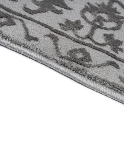 Aura Carpet | Grey Traditional
