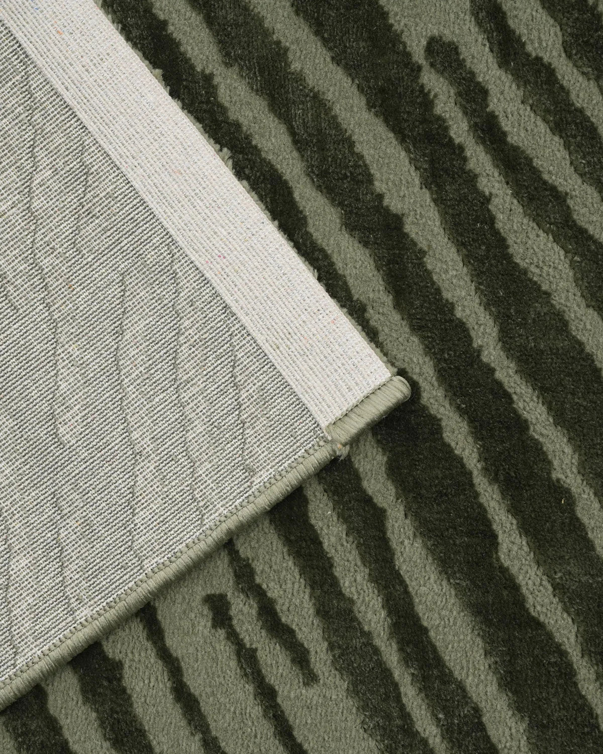 Aura Tiger Green Carpet