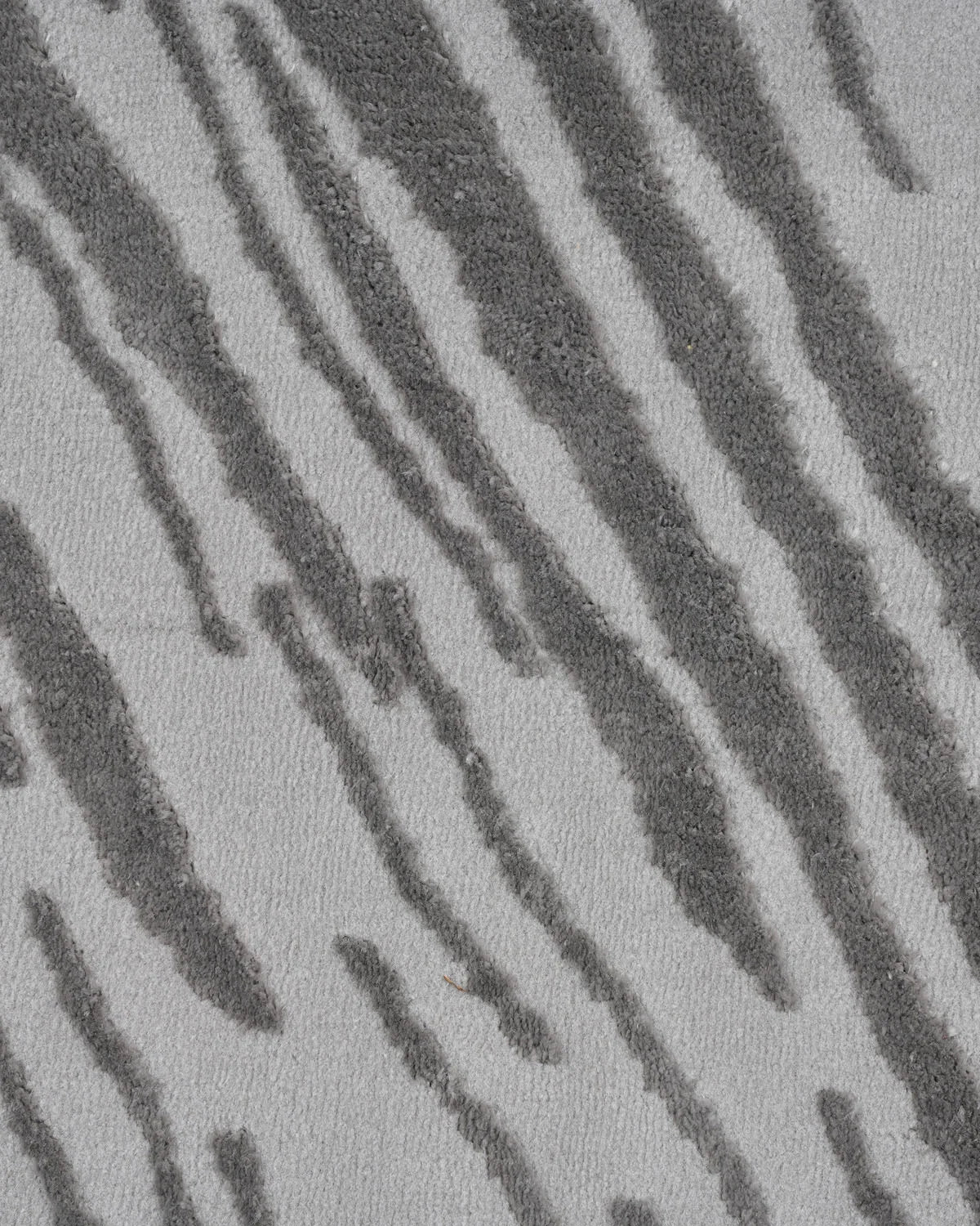 Aura Carpet | Grey Tiger