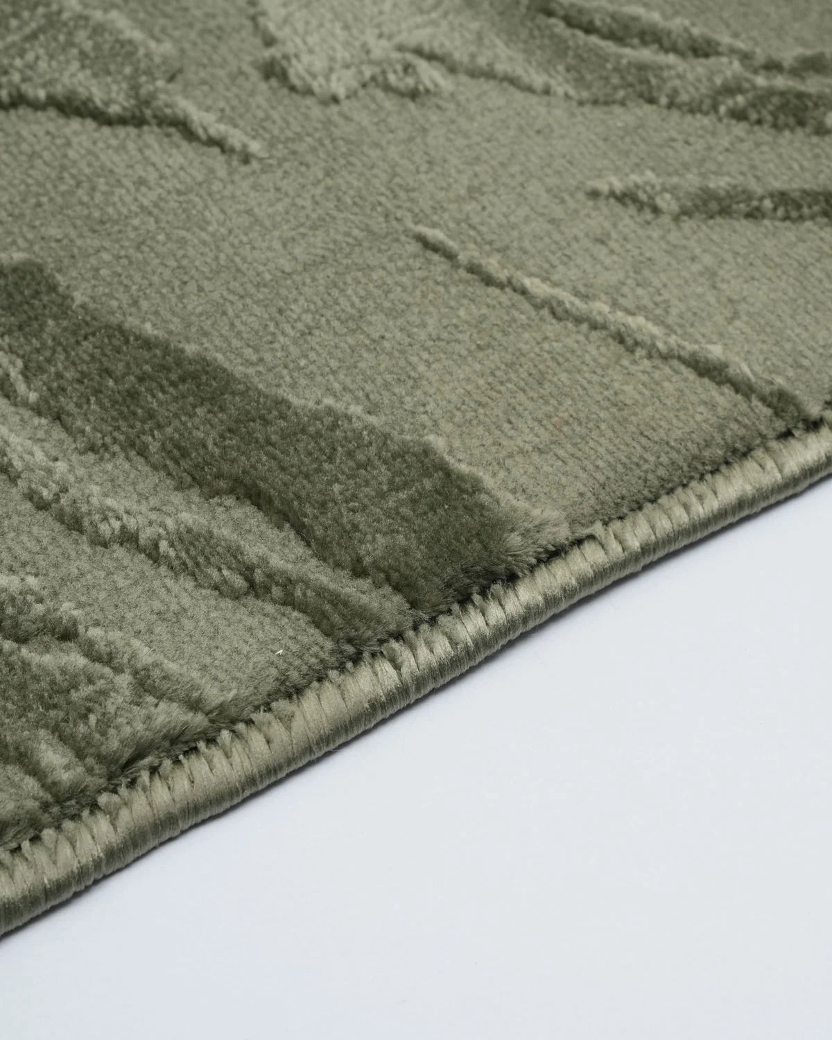 Aura Carpet | Green Waves