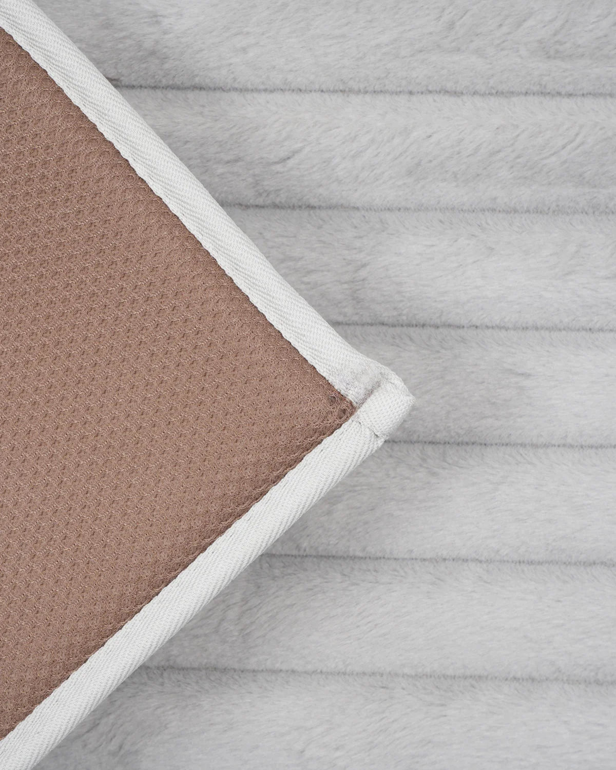 50X80 CM | Pencil Bathmat | Light Grey