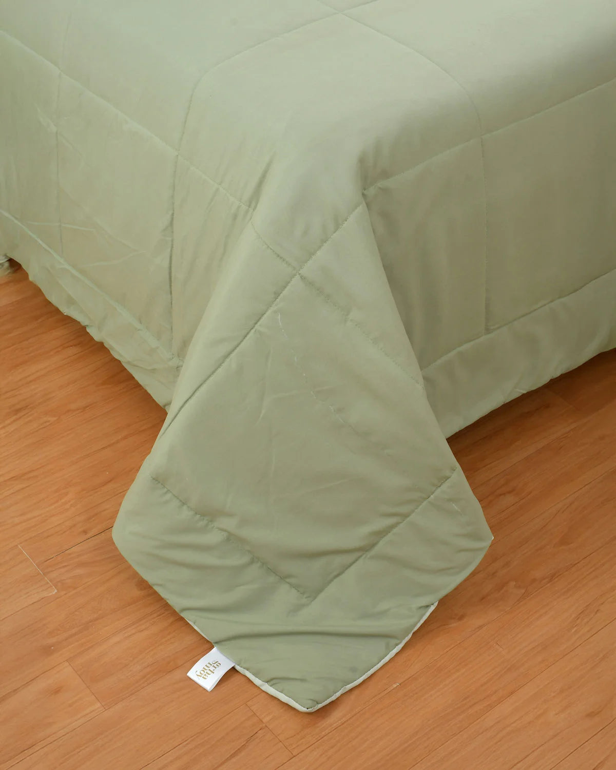 Amelia Reversible Comforter & AC Quilt | Olive Green & Sase Green | Box Design