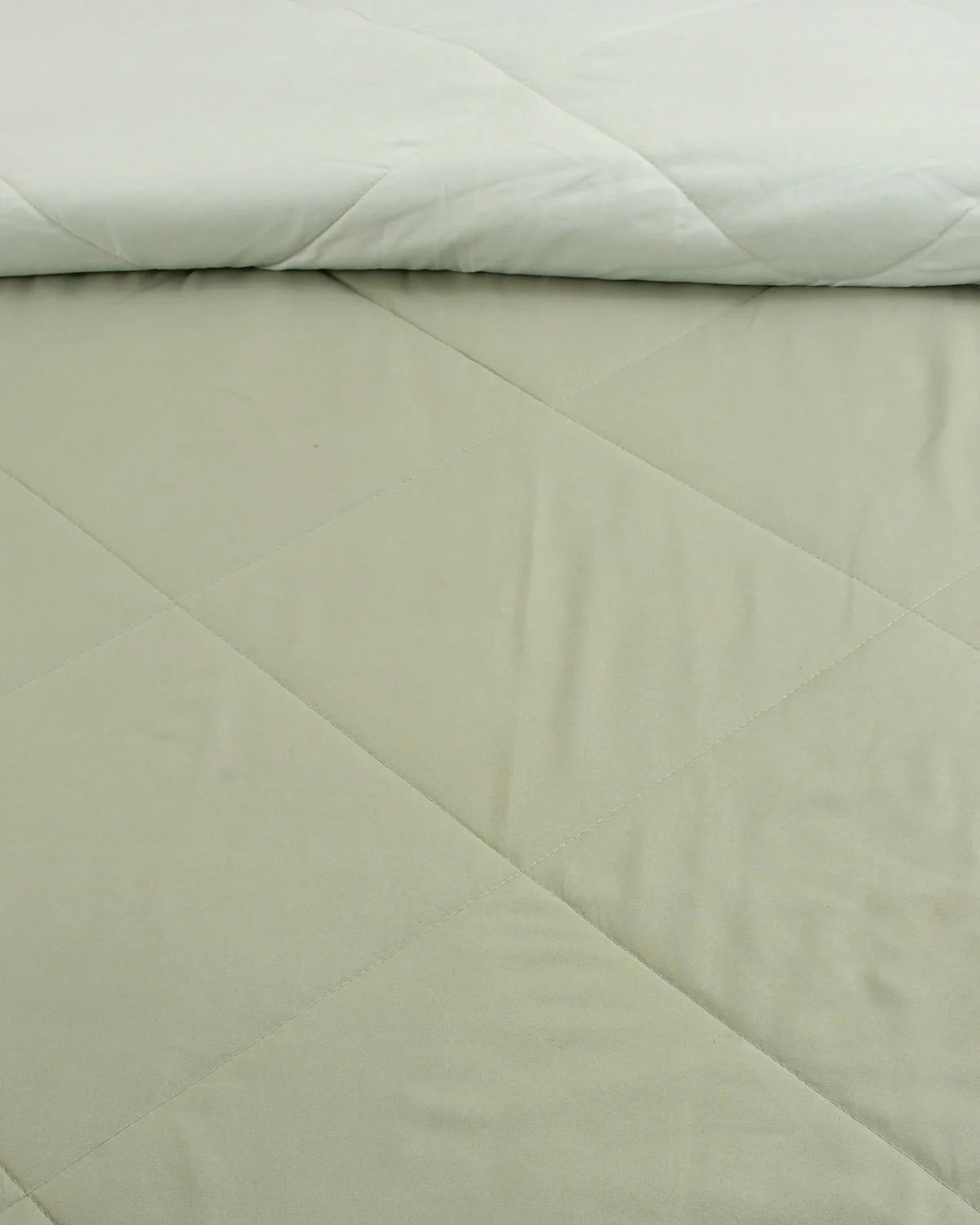 Amelia Reversible Comforter & AC Quilt | Olive Green | Diamond Design