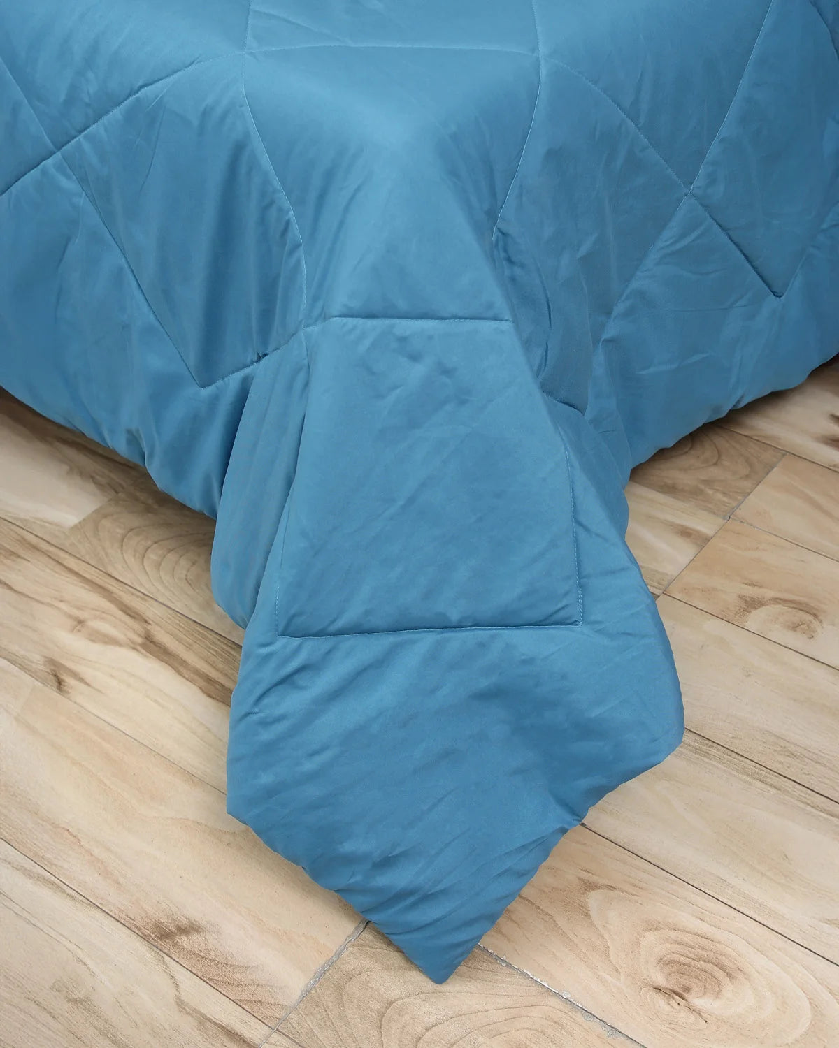 Amelia Reversible Comforter & AC Quilt |  Denim & Sky | Diamond Design