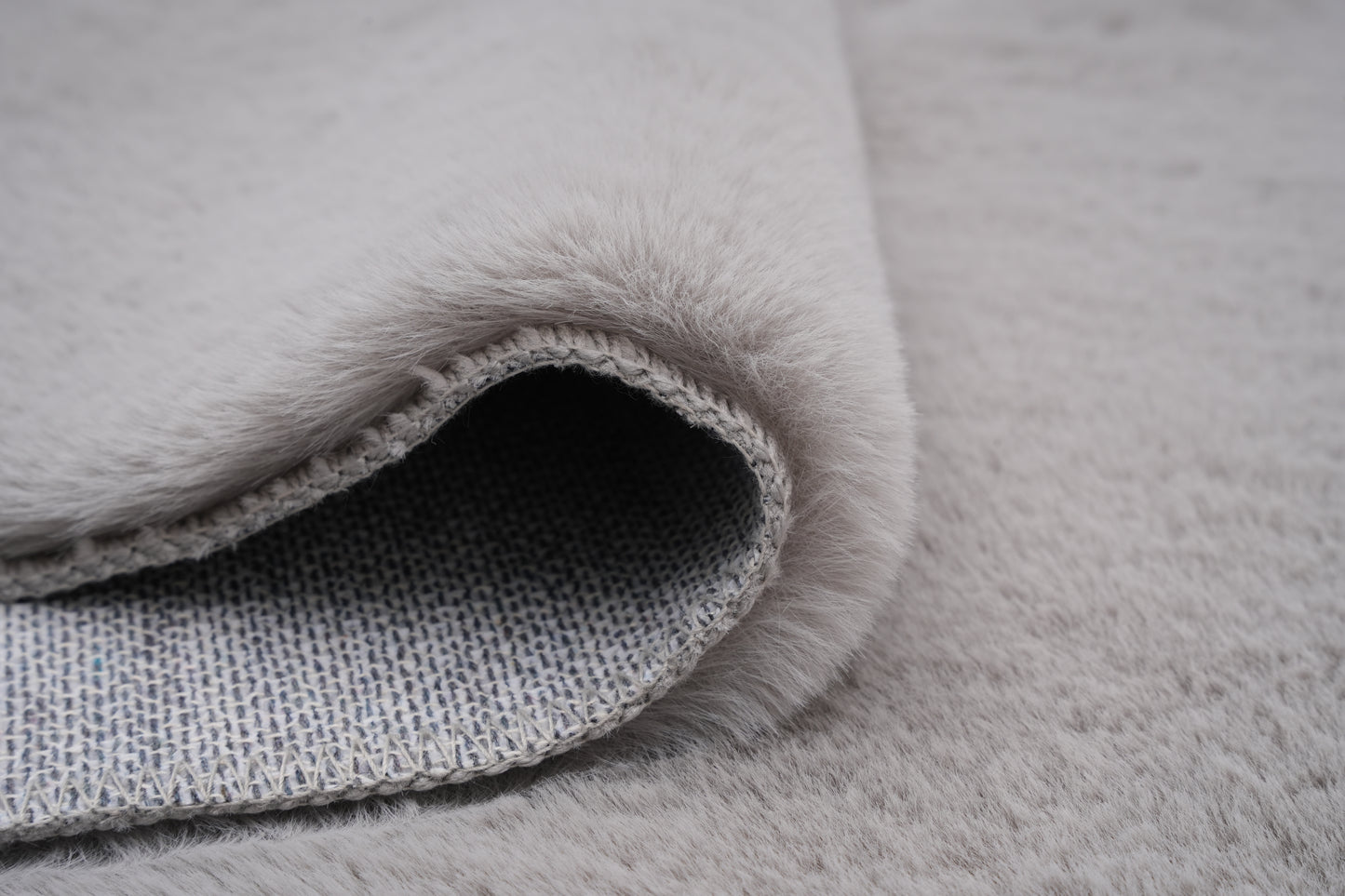 SoftScape LtGrey Rabbit fur Runner