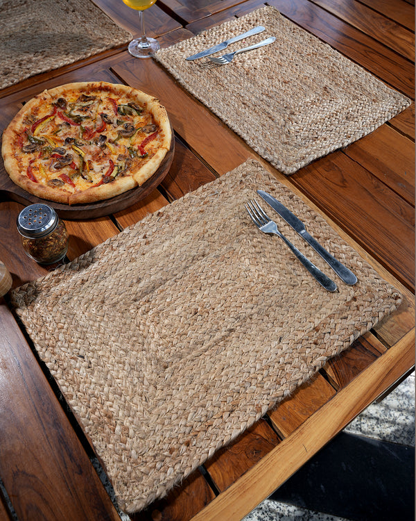 jute-table-placemat-Rectangle-and-natural